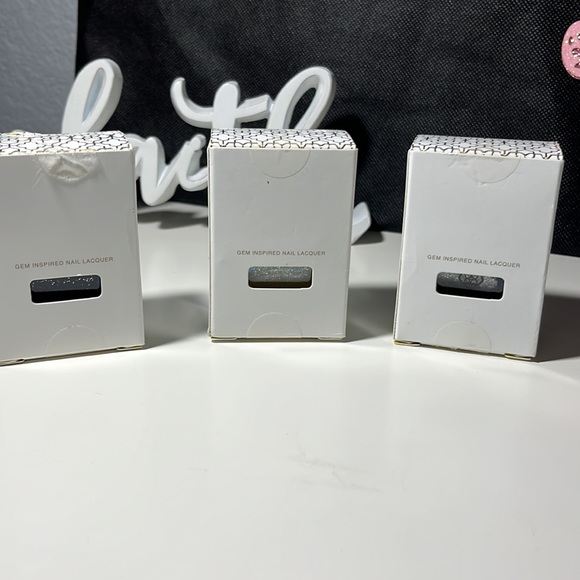 Fingernail polish, brand, new NEVER opened. - Picture 3 of 4